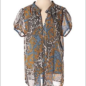 ⭐️2/$15⭐️GAP button up sheer blouse